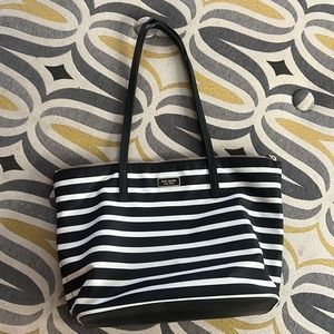 Kate spade black and white striped nylon tote zipper closure shoulder laptop bag